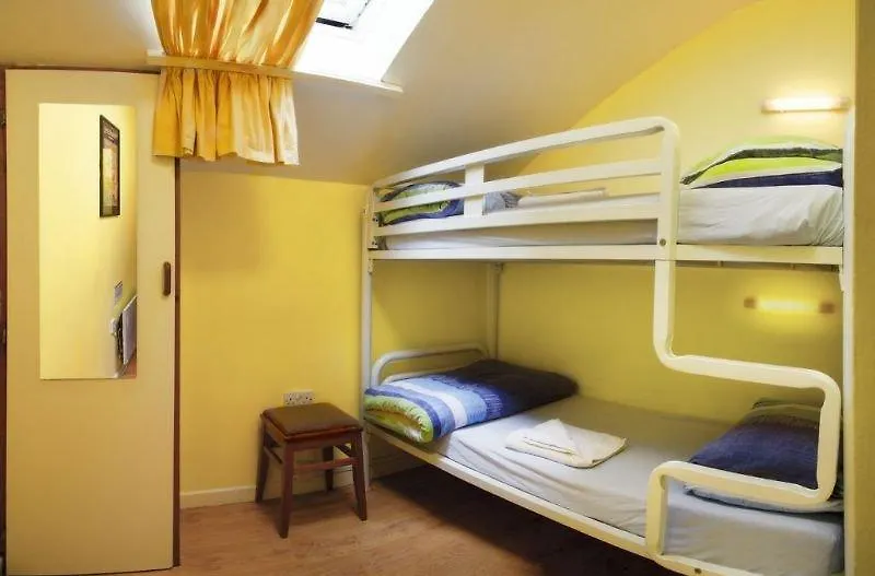 Snoozles Quay Street Tourist Hostel Galway